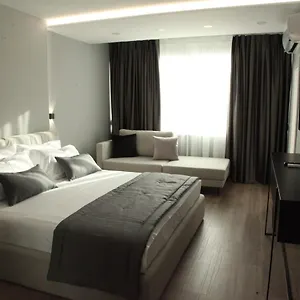 L'hotel *** Tiran